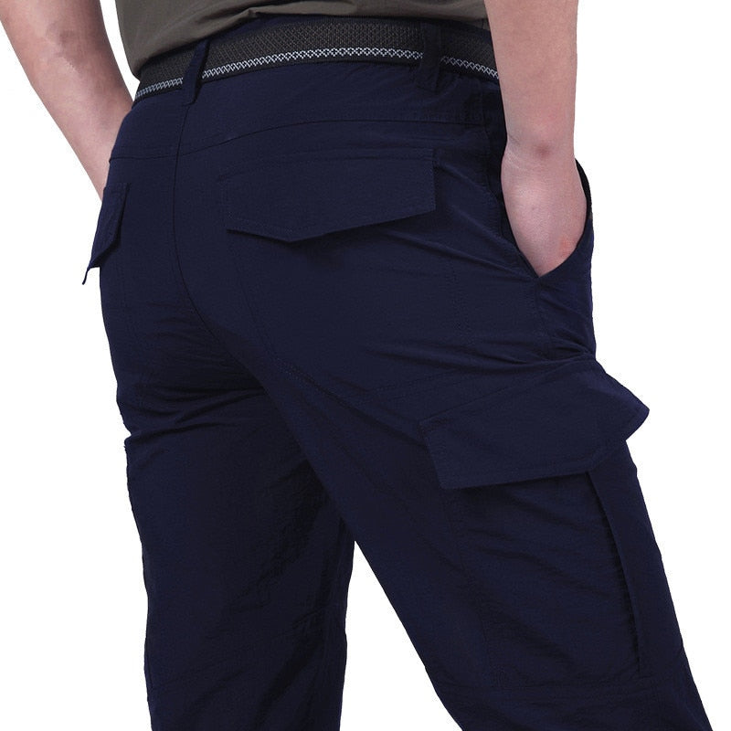 Style Décontracté et Fonctionnalité - Ces pantalons allient un style décontracté à des fonctionnalités militaires pratiques